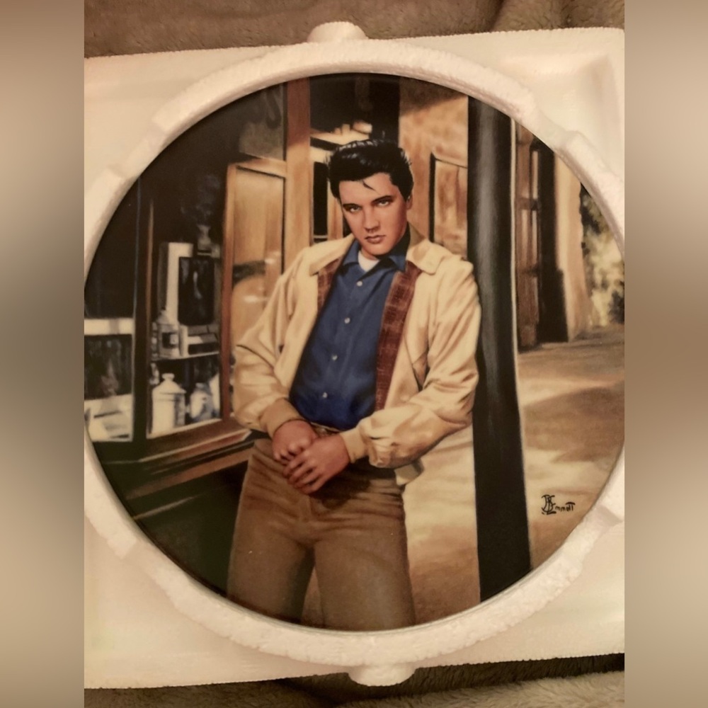 Elvis Presley collectible plate